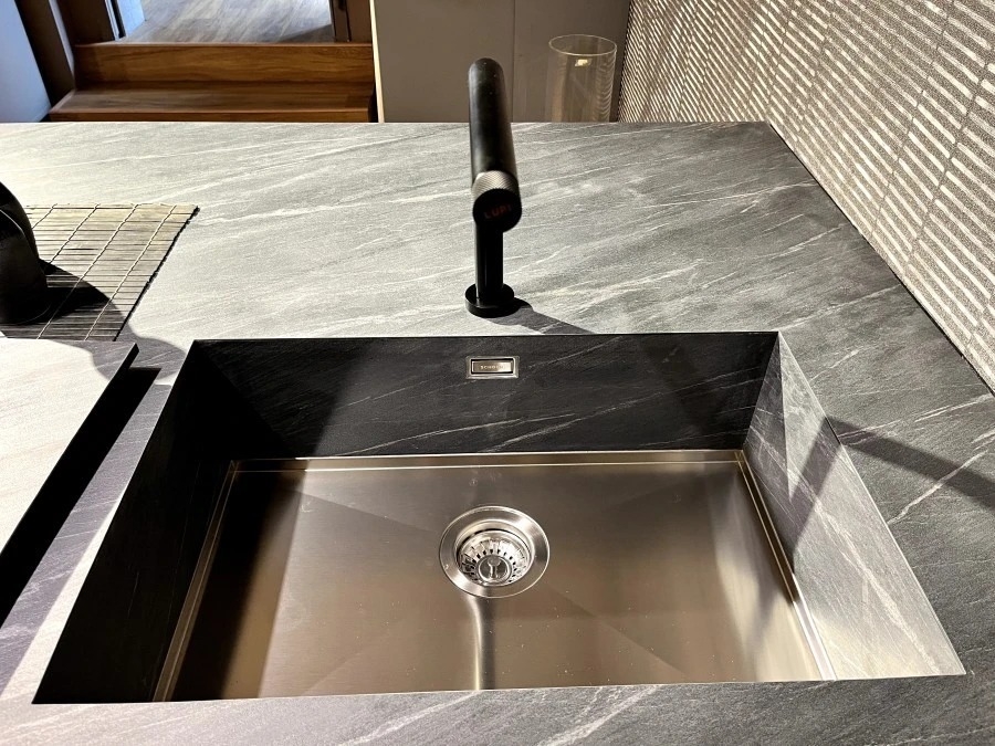 cucina-con-isola-forma-2000-trend-grip-633405-l
